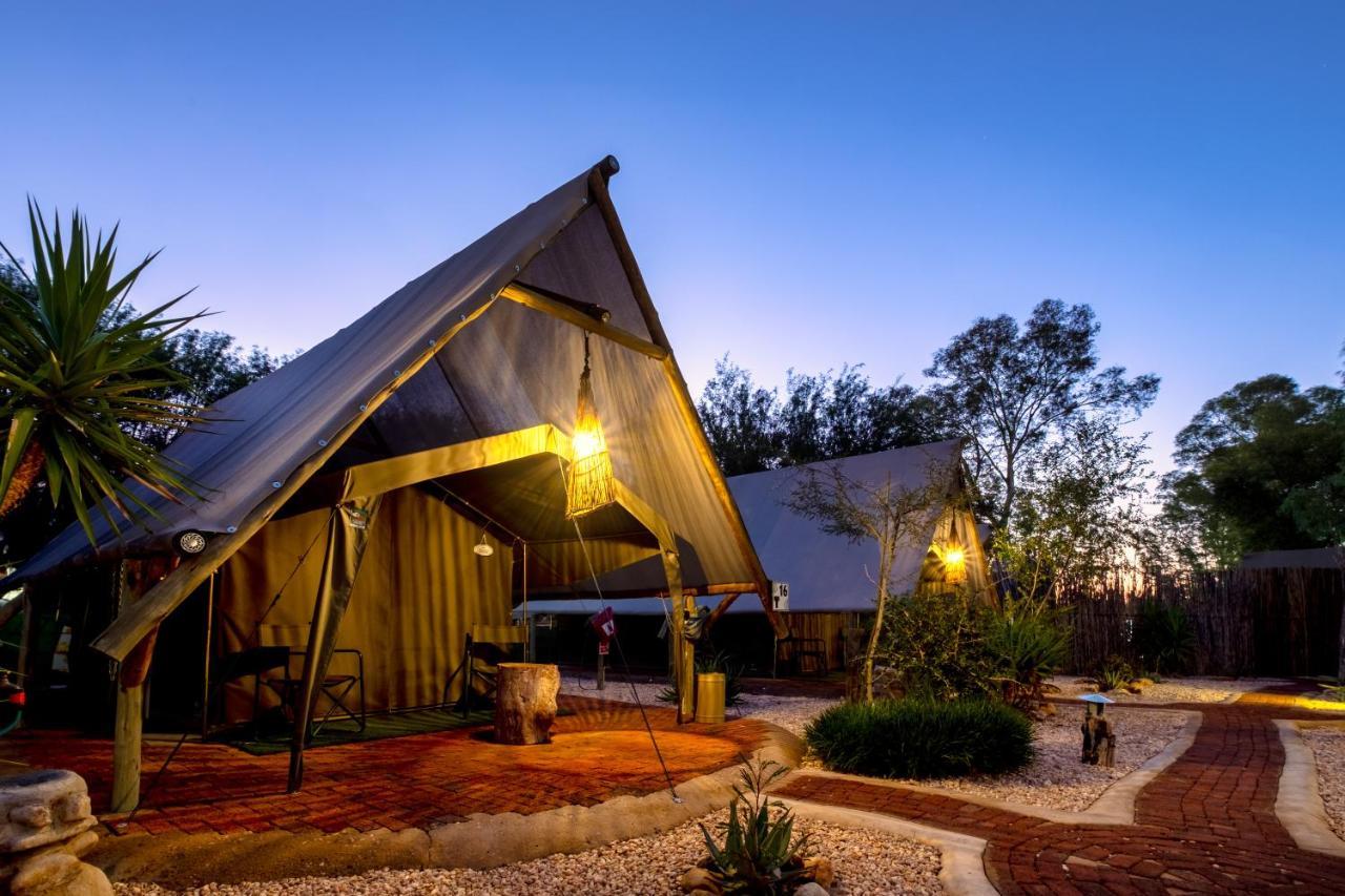 Urban Camp Hotel Windhoek Exterior photo